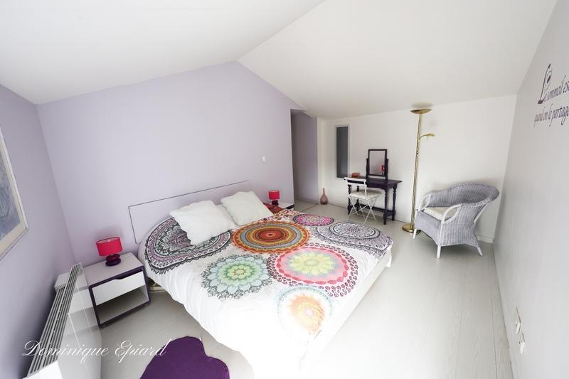 Maison - 305 m² - 13 pièces