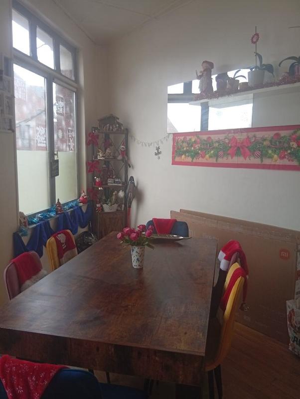 Immeuble - 121 m² - 8 pièces