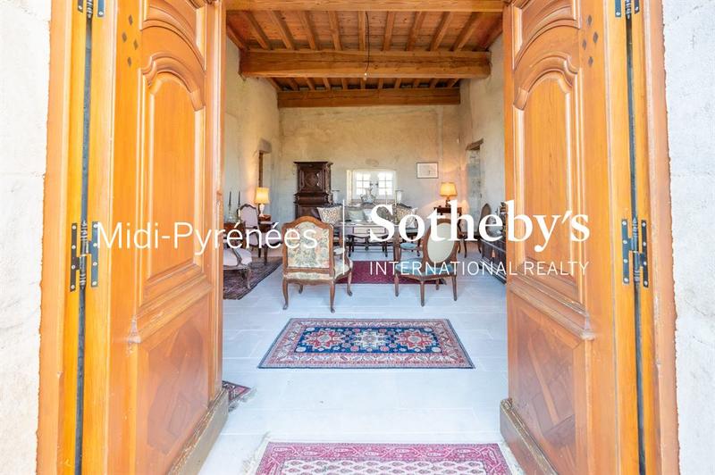 Château - 410 m² - 12 pièces