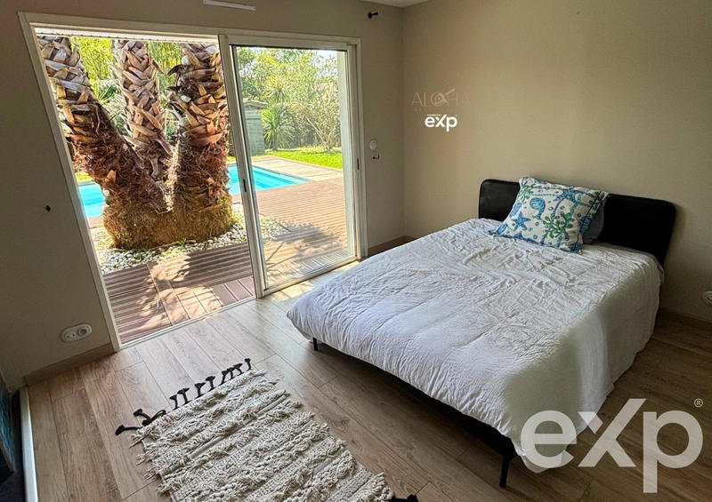 Villa - 255 m² - 8 pièces