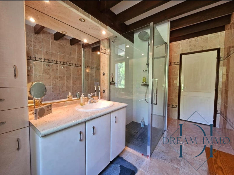 Maison - 263 m² - 7 pièces