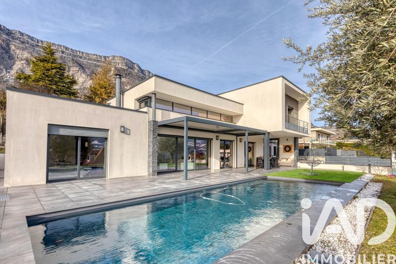 Maison de maîtres - 280 m² - 6 pièces