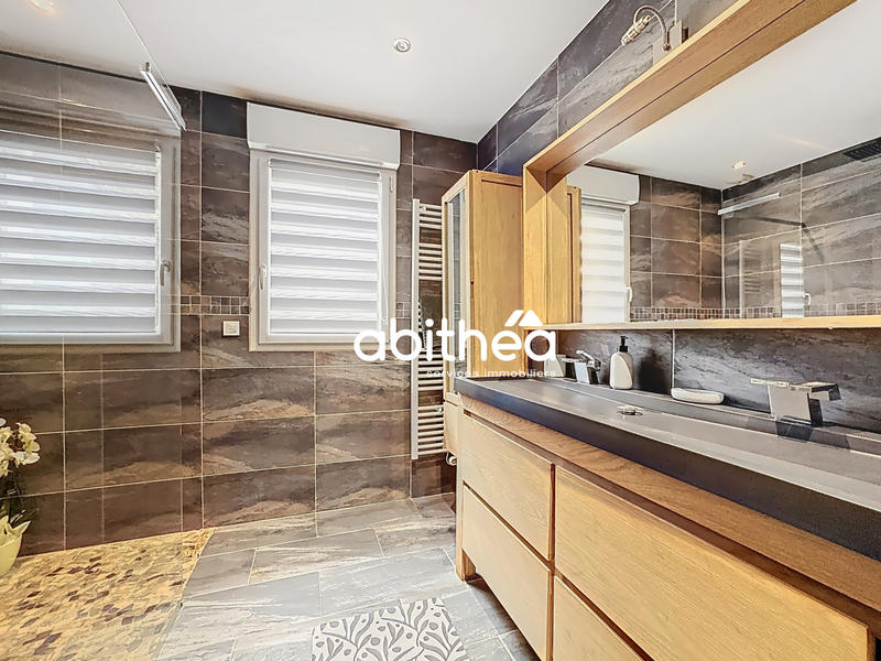 Maison - 127 m² - 5 pièces