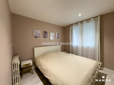 Chambre - 10 m² - 5 pièces
