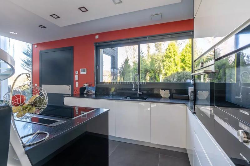 Maison - 145 m² - 5 pièces