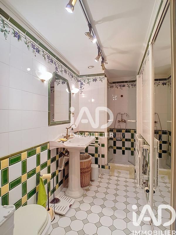 Maison - 239 m² - 7 pièces