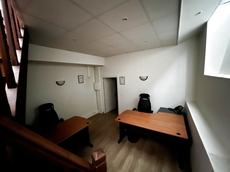 Local commercial - 64 m² - 2 pièces