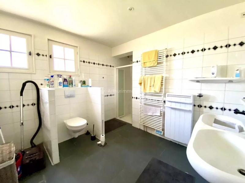 Maison - 253 m² - 11 pièces