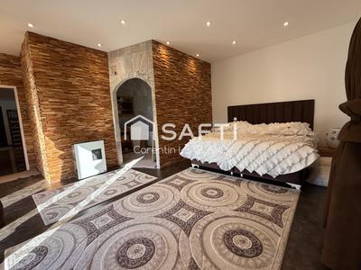 Maison - 175 m² - 6 pièces