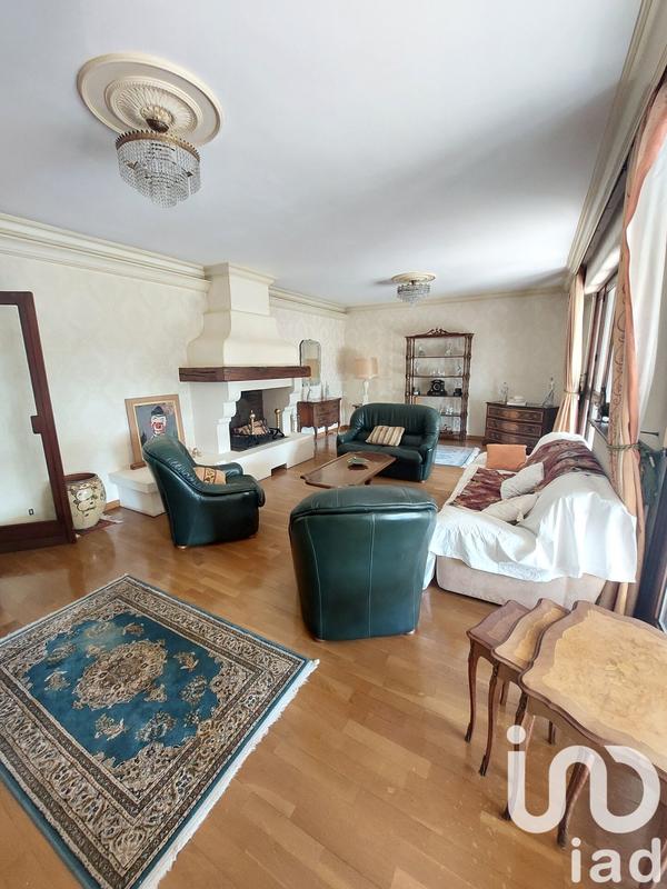 Maison - 290 m² - 8 pièces