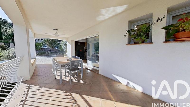 Maison - 264 m² - 8 pièces