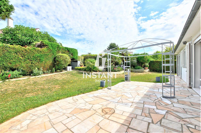 Maison - 170 m² - 8 pièces