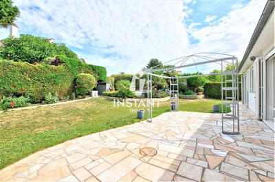 Maison - 170 m² - 8 pièces