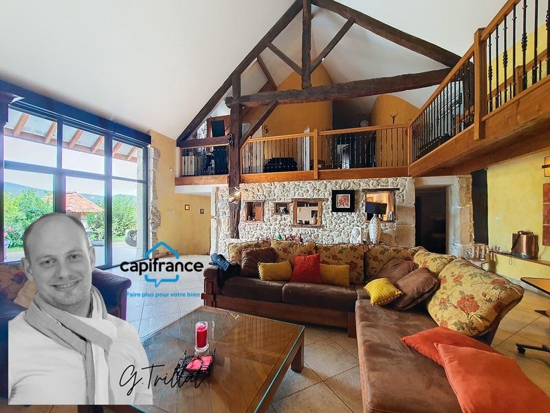 Maison - 330 m² - 7 pièces