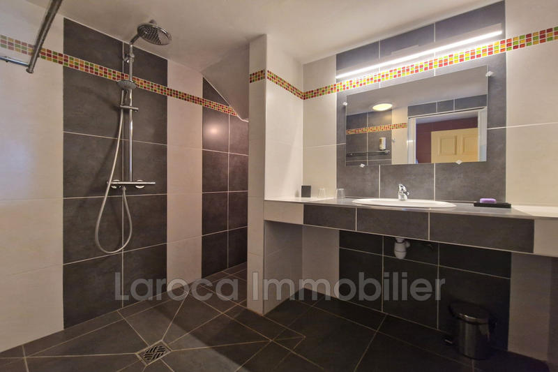 Mas - 295 m² - 11 pièces