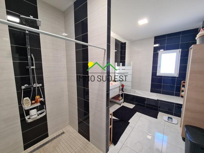 Villa - 340 m² - 7 pièces