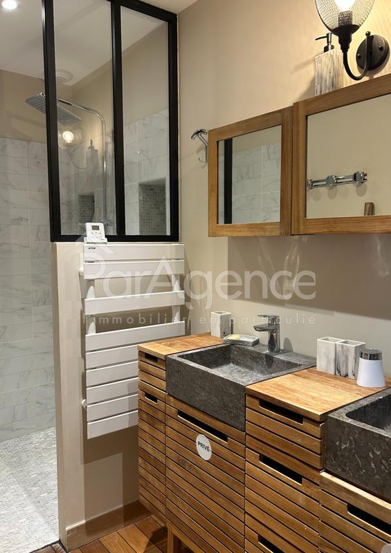 Maison - 177 m² - 7 pièces