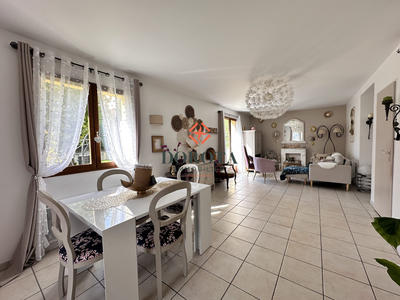 Maison traditionnelle - 117 m² - 5 pièces