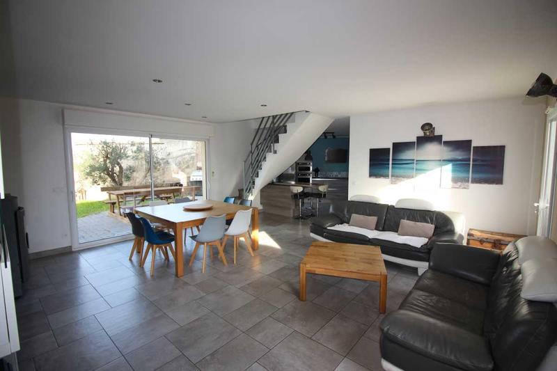 Maison contemporaine - 174 m² - 7 pièces