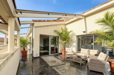 Appartement - 224 m² - 6 pièces