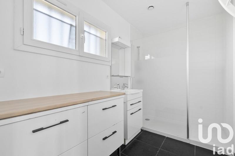 Maison - 93 m² - 5 pièces