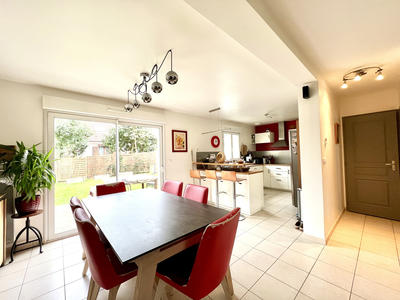 Maison - 93 m² - 5 pièces