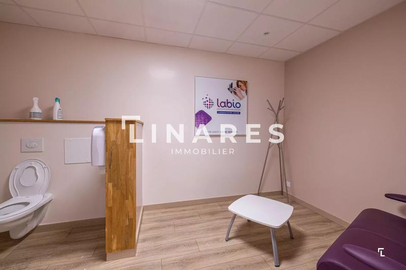 Bureau - 214 m² - 6 pièces