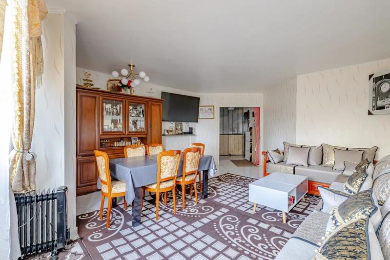 Appartement - 90 m² - 5 pièces