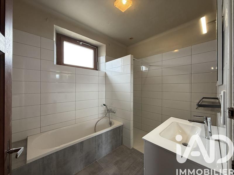 Maison - 273 m² - 9 pièces