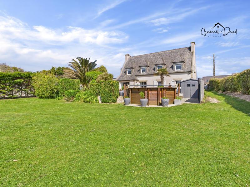 Villa - 214 m² - 9 pièces
