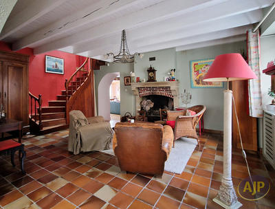 Maison - 180 m² - 7 pièces