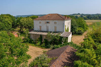 Maison - 250 m² - 9 pièces
