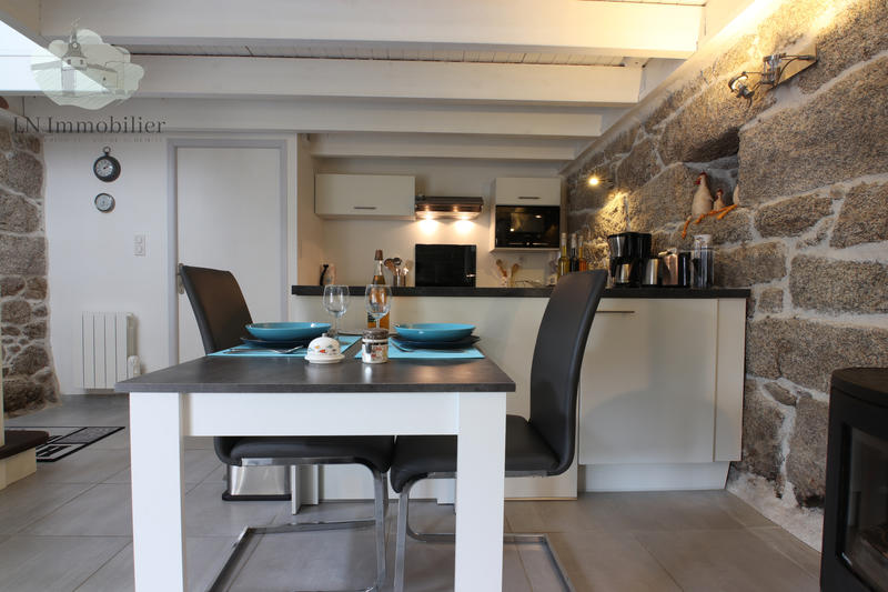 Maison - 211 m² - 15 pièces