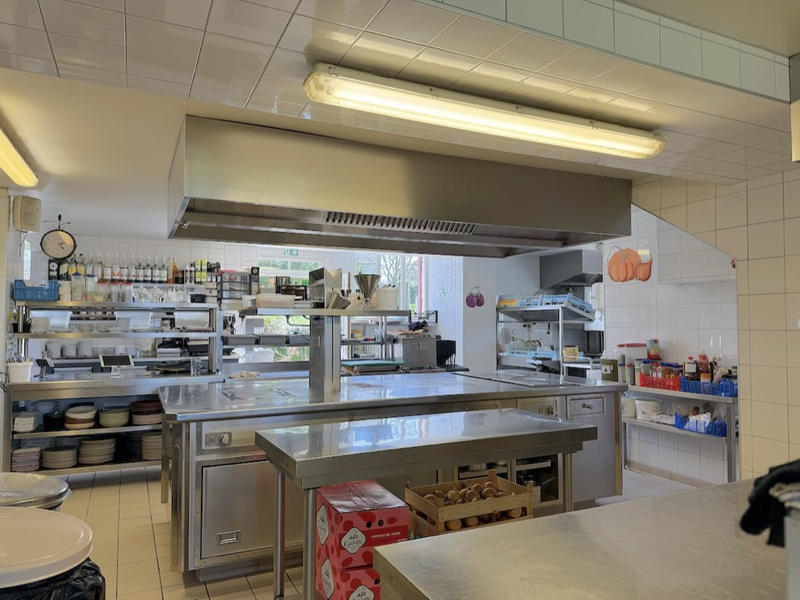 Maison - 410 m² - 9 pièces