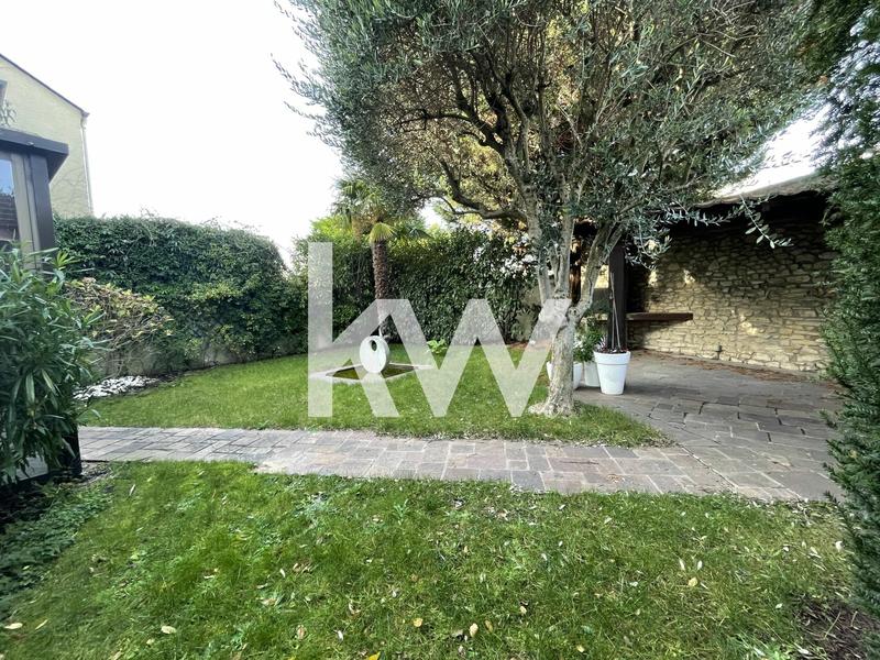 Maison d'architecte - 258 m² - 6 pièces