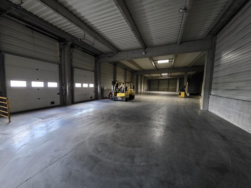 Entrepôt - 2 860 m²
