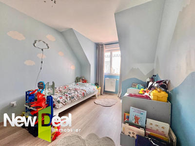 Maison - 94 m² - 5 pièces