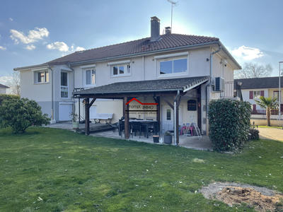 Maison - 128 m² - 8 pièces