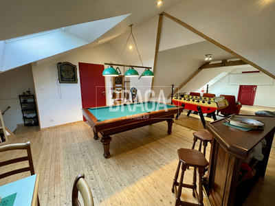 Maison - 240 m² - 8 pièces