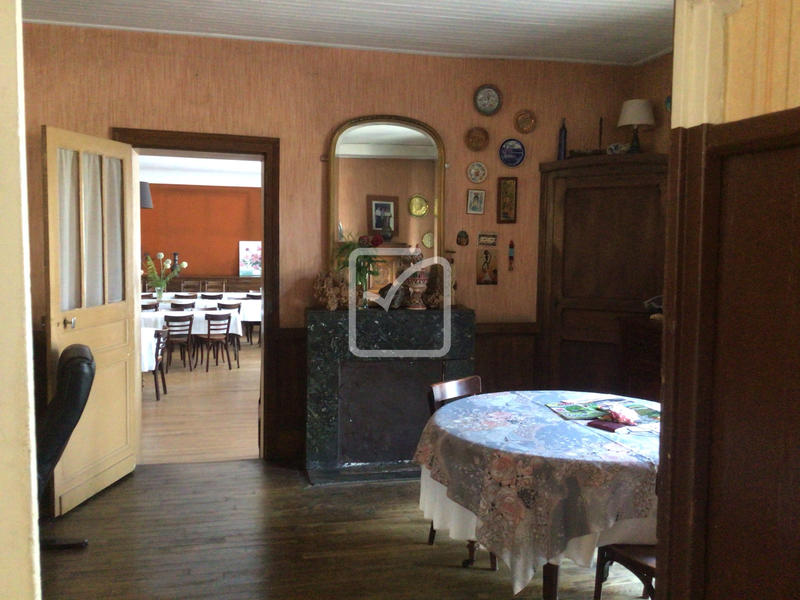 Maison - 397 m² - 17 pièces