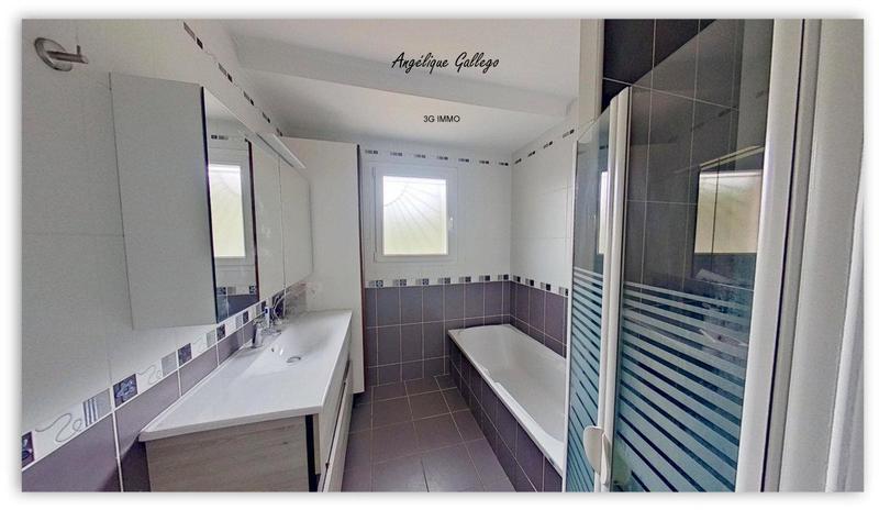 Maison - 99 m² - 5 pièces