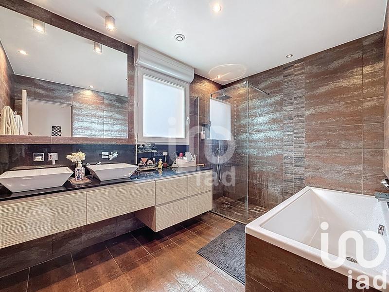 Maison - 135 m² - 6 pièces