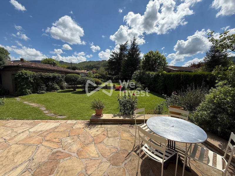 Maison - 260 m² - 8 pièces