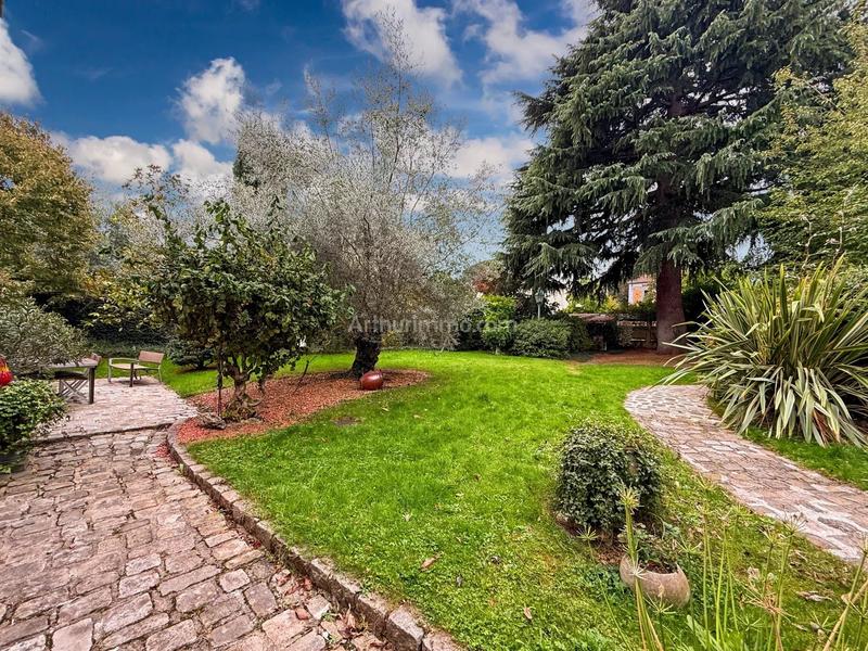 Maison - 291 m² - 9 pièces