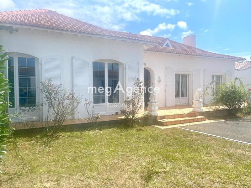 Maison - 234 m² - 8 pièces