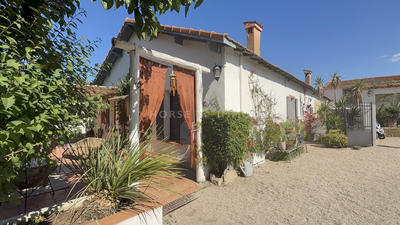 Mas - 580 m² - 20 pièces