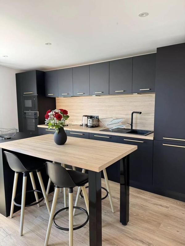 Appartement - 93 m² - 4 pièces