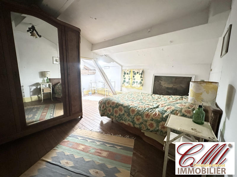 Maison - 405 m² - 12 pièces