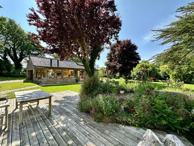 Maison - 177 m² - 6 pièces