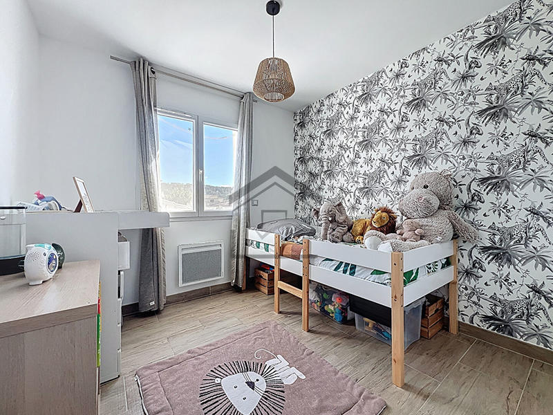 Maison - 93 m² - 5 pièces